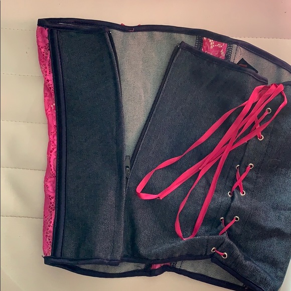 Bustier - Picture 3 of 3